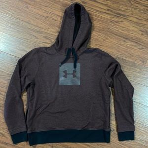 Men’s size XL Under Armour hooded sweatshirt with zipper pocket (full pouch).